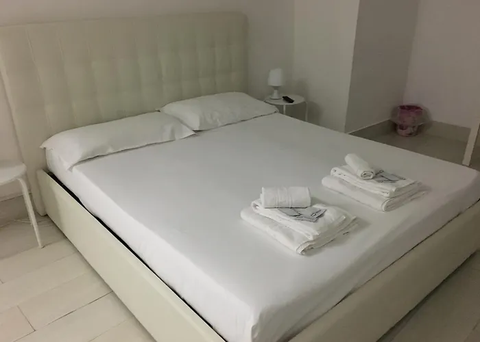 Alojamento de Acomodação e Pequeno-almoço Almayer Al Duomo 3*